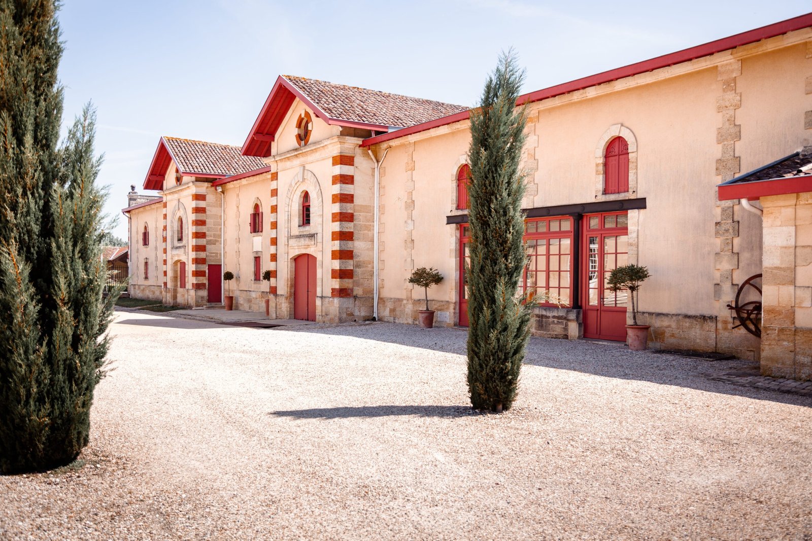 Extérieur chais Desmirail – @William Lacoste